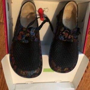 Floral on black Algeria shoes